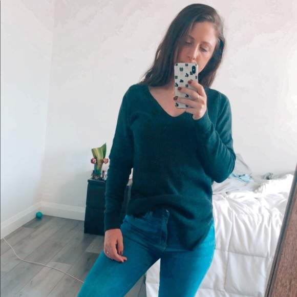 Reitmans Sweaters - Reitmans charcoal Knit sweater